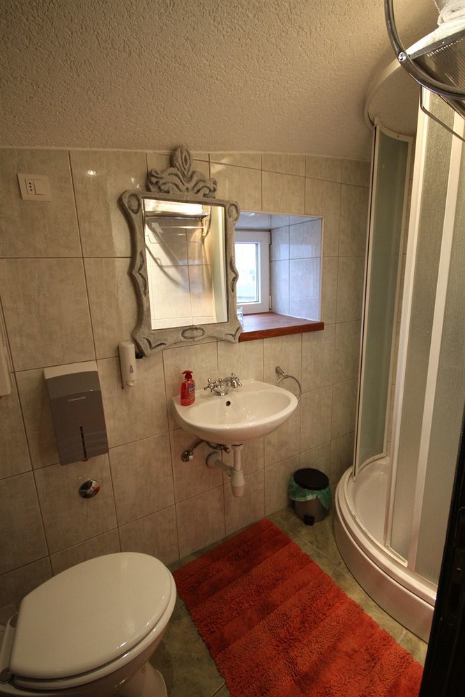 Kaštela XIV Century Rooms מראה חיצוני תמונה